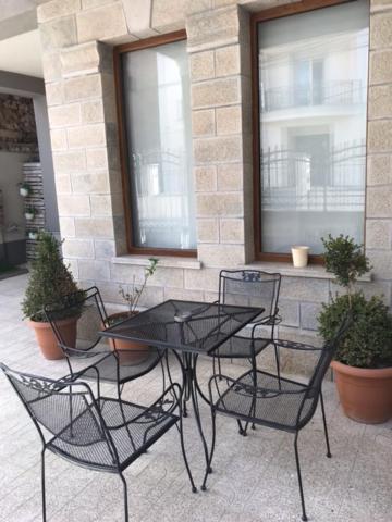 Guesthouse Sara & Esi Korce Exterior photo